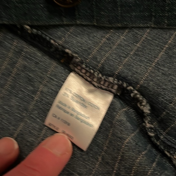 Size medium jean jacket. Fall, boho, denim. - Picture 7 of 8